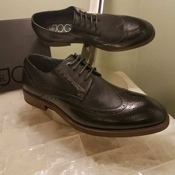 Shoes - Picture 2 of 6